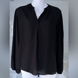 NWT T Tahari Inverted Pleat Long Sleeve Blouse Size S Color Black